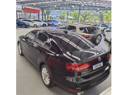 VOLKSWAGEN - JETTA - 2016/2016 - Preta - Sob Consulta