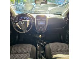 NISSAN - VERSA - 2020/2020 - Dourada - Sob Consulta