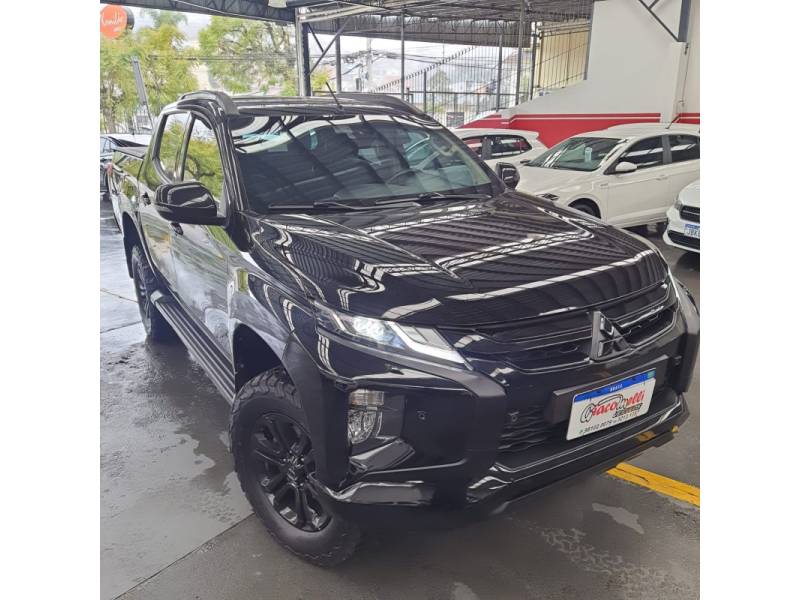 MITSUBISHI - L200 - 2022/2022 - Preta - Sob Consulta