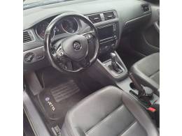 VOLKSWAGEN - JETTA - 2016/2016 - Preta - Sob Consulta