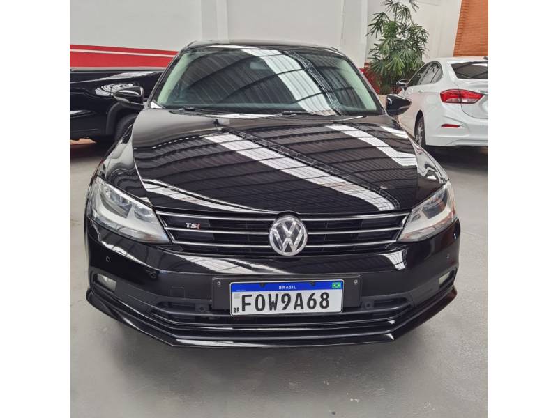 VOLKSWAGEN - JETTA - 2016/2016 - Preta - Sob Consulta