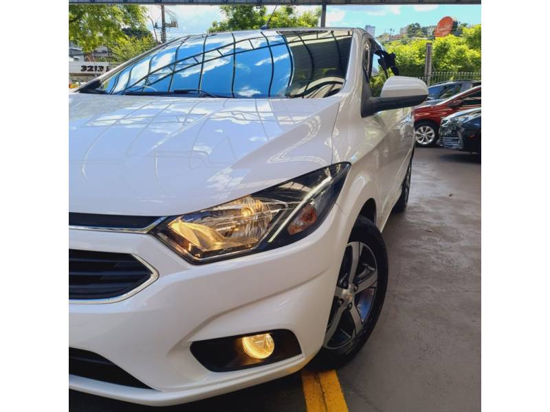 CHEVROLET - ONIX - 2018/2019 - Branca - Sob Consulta