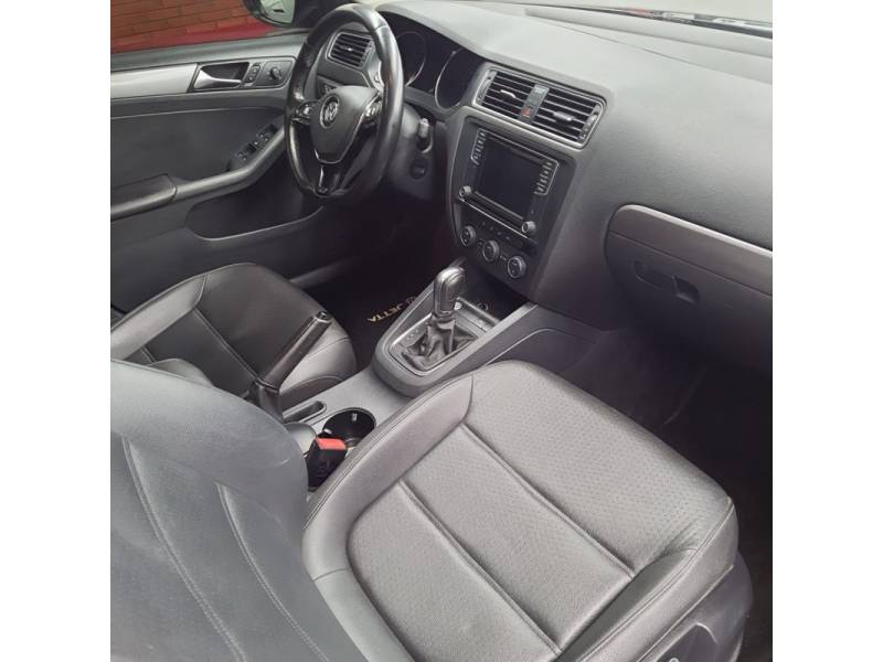 VOLKSWAGEN - JETTA - 2016/2016 - Preta - Sob Consulta