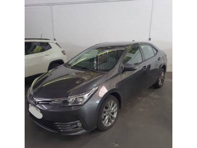 TOYOTA - COROLLA - 2018/2019 - Cinza - Sob Consulta