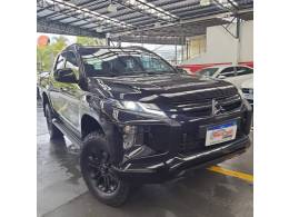 MITSUBISHI - L200 - 2022/2022 - Preta - Sob Consulta