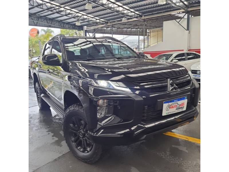 MITSUBISHI - L200 - 2022/2022 - Preta - Sob Consulta